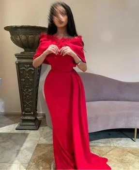 Elegantiška ilga raudona vakarinė suknelė su plunksnomis فساتين السهرة Mermaid Sweep Train Prom suknelė Chalatas de soirée moterims